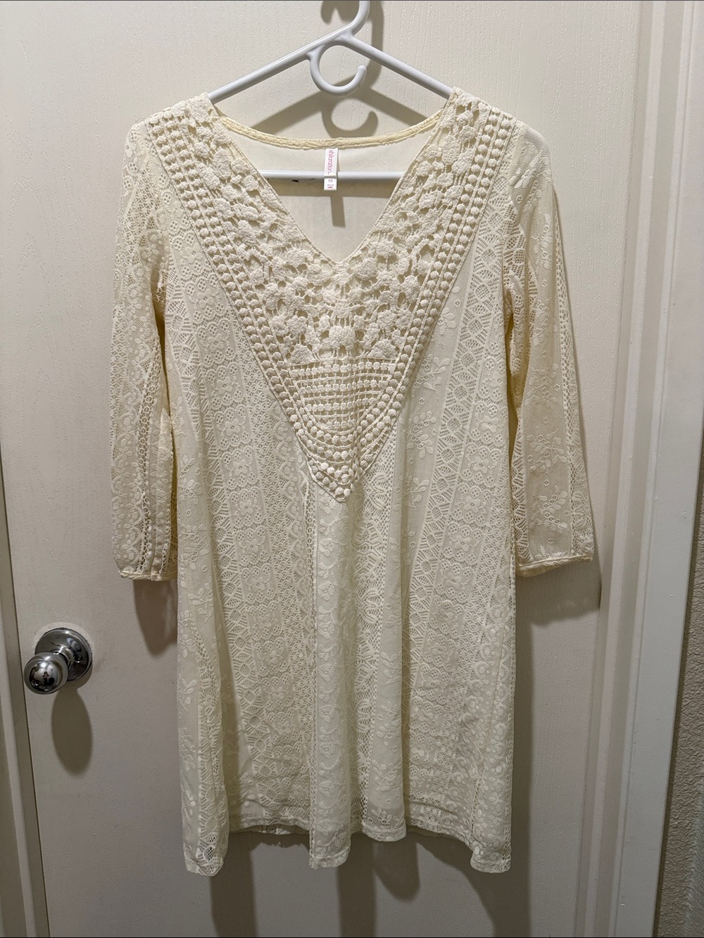 Xhilaration Ivory Crochet V-Neck Long Sleeve Dress
